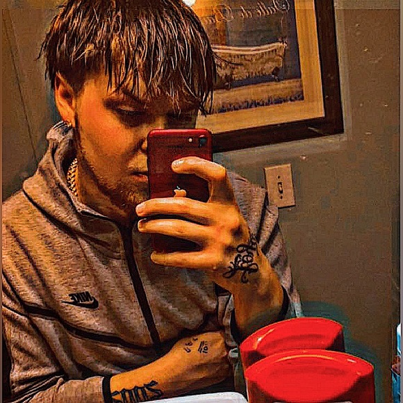 Meet your Posher, Sabastyn - Picture 1 of 1